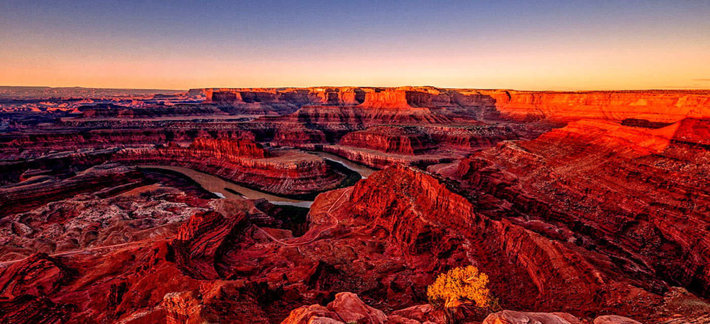 ما دوست داریم راه حل های رنگی ارائه دهیم